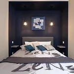 Le Red St Leon : Lit Queen Size * Wifi * Ideal Couple Colmar