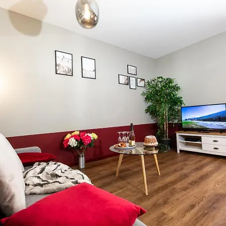 Le Red St Leon : Lit Queen Size * Wifi * Ideal Couple