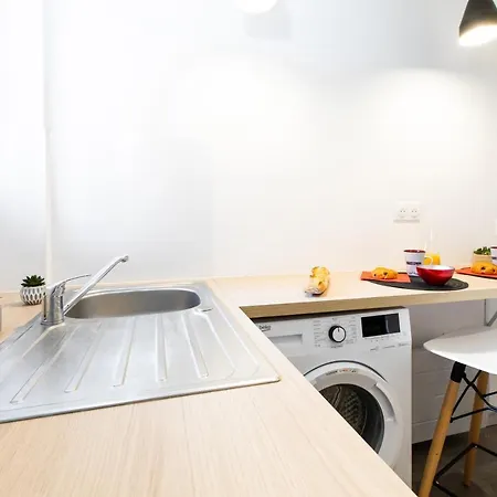 Le Red St Leon : Lit Queen Size * Wifi * Ideal Couple شقة *