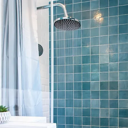 Le Red St Leon : Lit Queen Size * Wifi * Ideal Couple Appartement Colmar