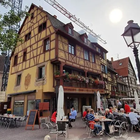 Le Red St Leon : Lit Queen Size * Wifi * Ideal Couple *