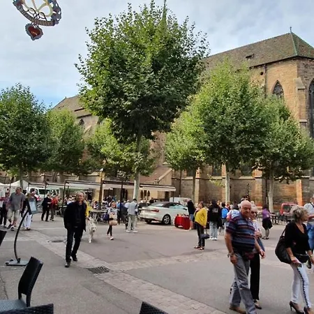 Le Red St Leon : Lit Queen Size * Wifi * Ideal Couple Appartement Colmar