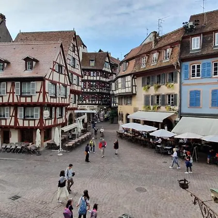 Le Red St Léon : Lit Queen Size * Wifi * Idéal Couple * Colmar