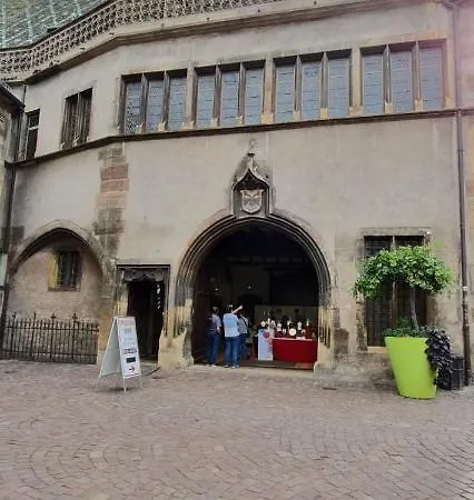 Le Red St Leon : Lit Queen Size * Wifi * Ideal Couple Appartement Colmar