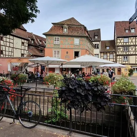 Le Red St Leon : Lit Queen Size * Wifi * Ideal Couple