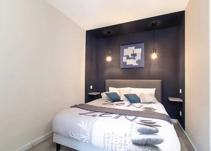 Le Red St Léon : Lit Queen Size * Wifi * Idéal Couple *