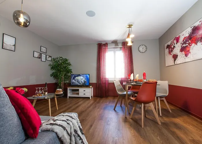 Le Red St Léon : Lit Queen Size * Wifi * Idéal Couple * Colmar