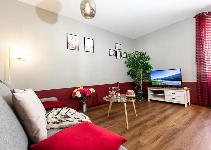 Le Red St Léon : Lit Queen Size * Wifi * Idéal Couple