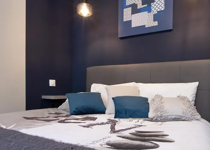 Le Red St Léon : Lit Queen Size * Wifi * Idéal Couple Appartamento *