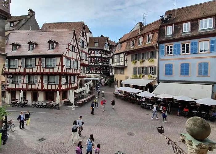 Le Red St Léon : Lit Queen Size * Wifi * Idéal Couple * Colmar